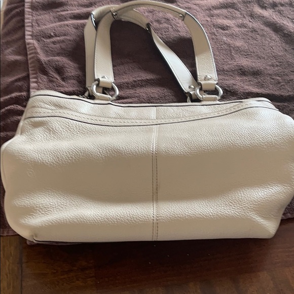 Cream Leather Coach Handbag - Picture 4 of 8